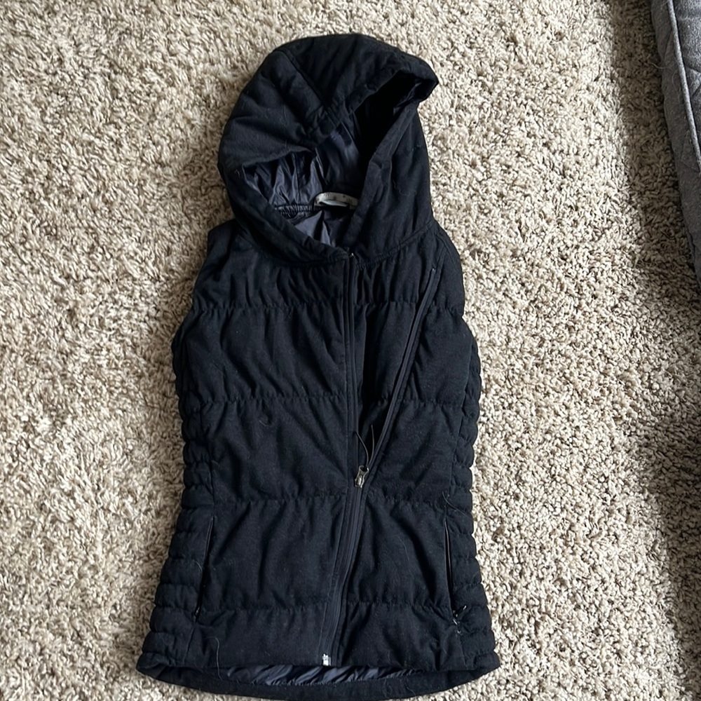 Athleta Hooded Puffy Vest - Heather Black  - XXS